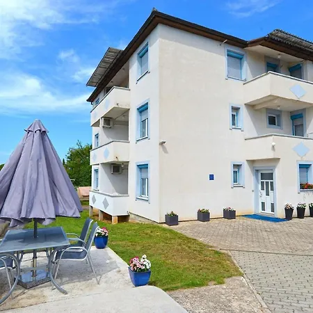 Apartment Fuer 3 Personen Ca 30 Qm In Fazana-surida, Istrien Istrische Riviera *